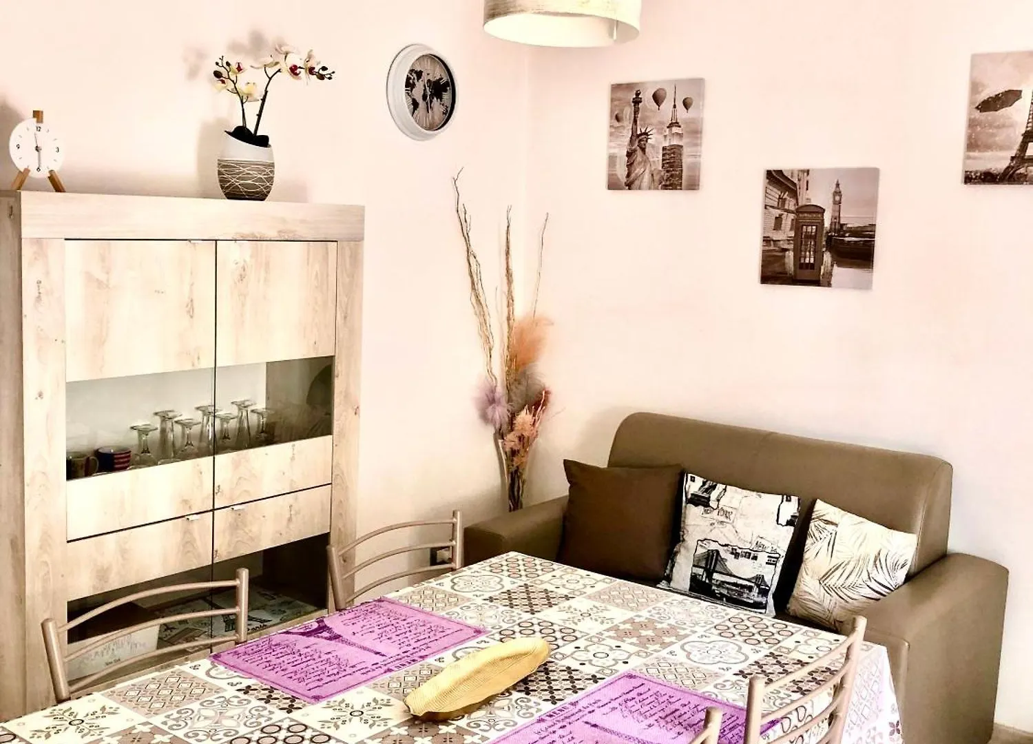 La Maison De Famille contacts